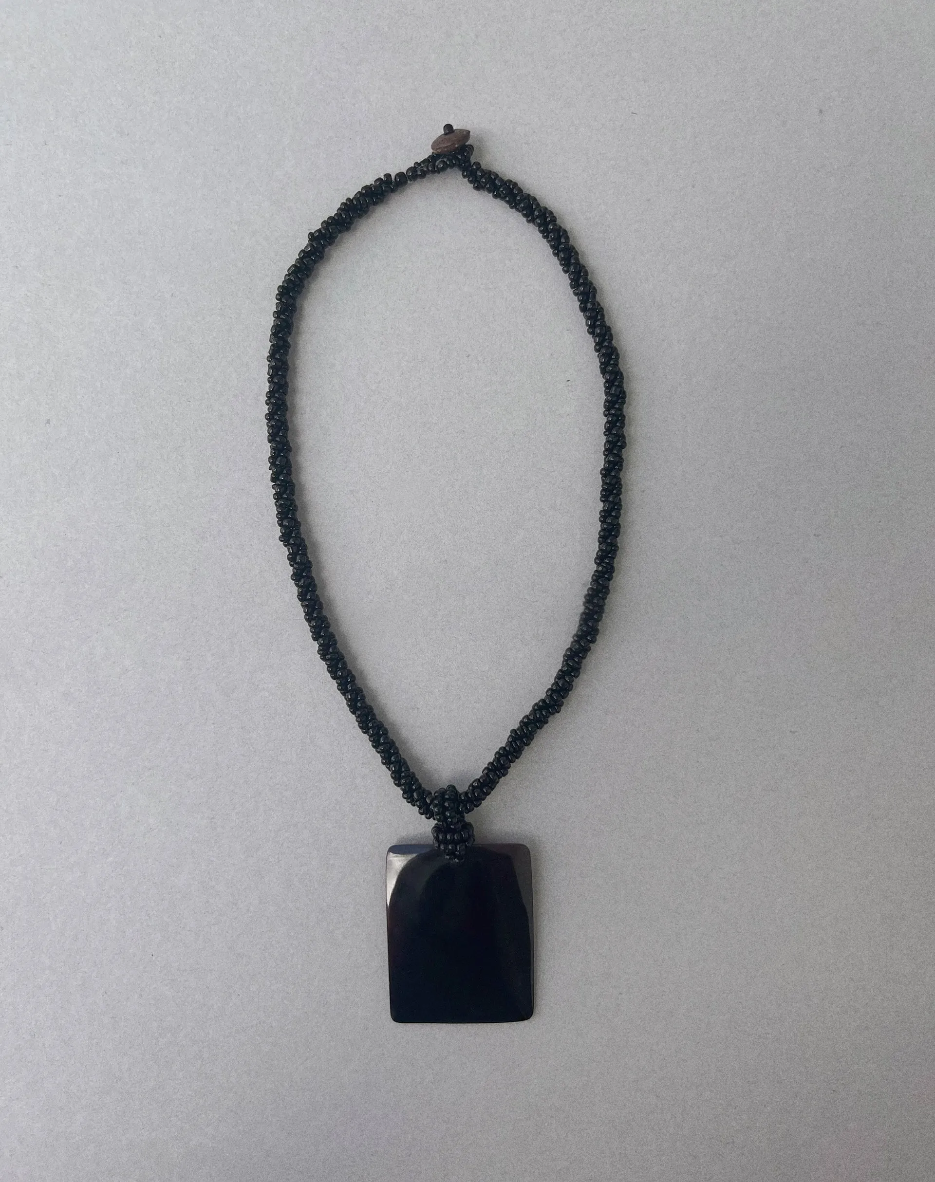 Bara Necklace with Black Rectangle Pendant