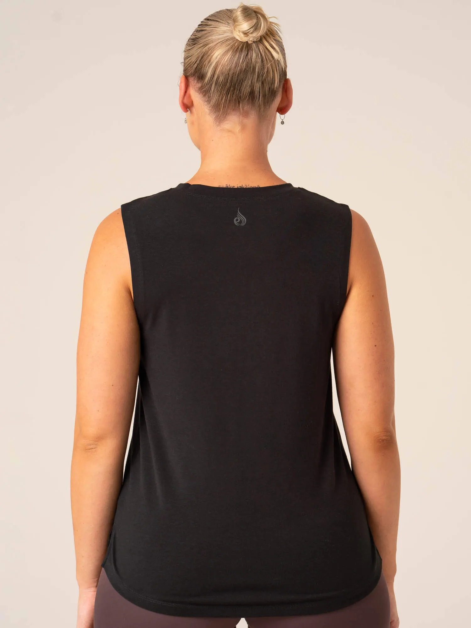 Embody Tank - Black