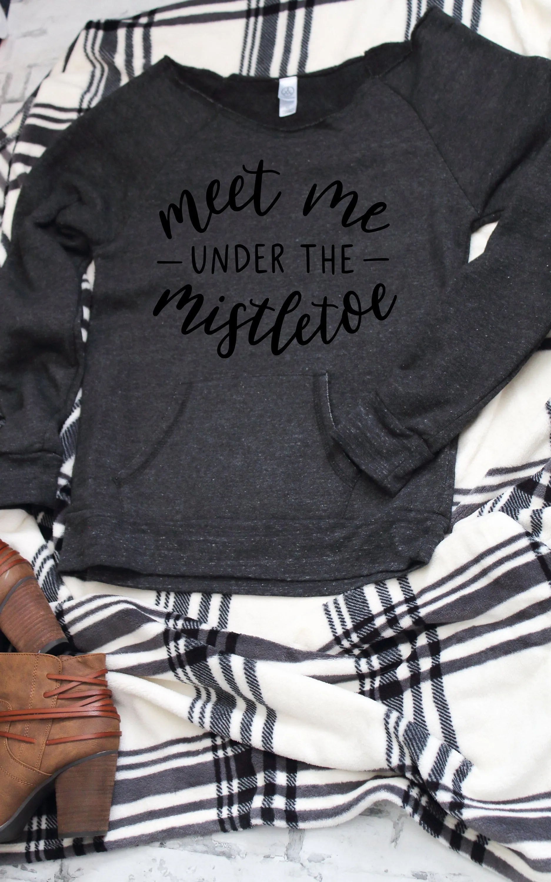 Meet me under the mistletoe Fleece raw neck grey sweatshirt for women