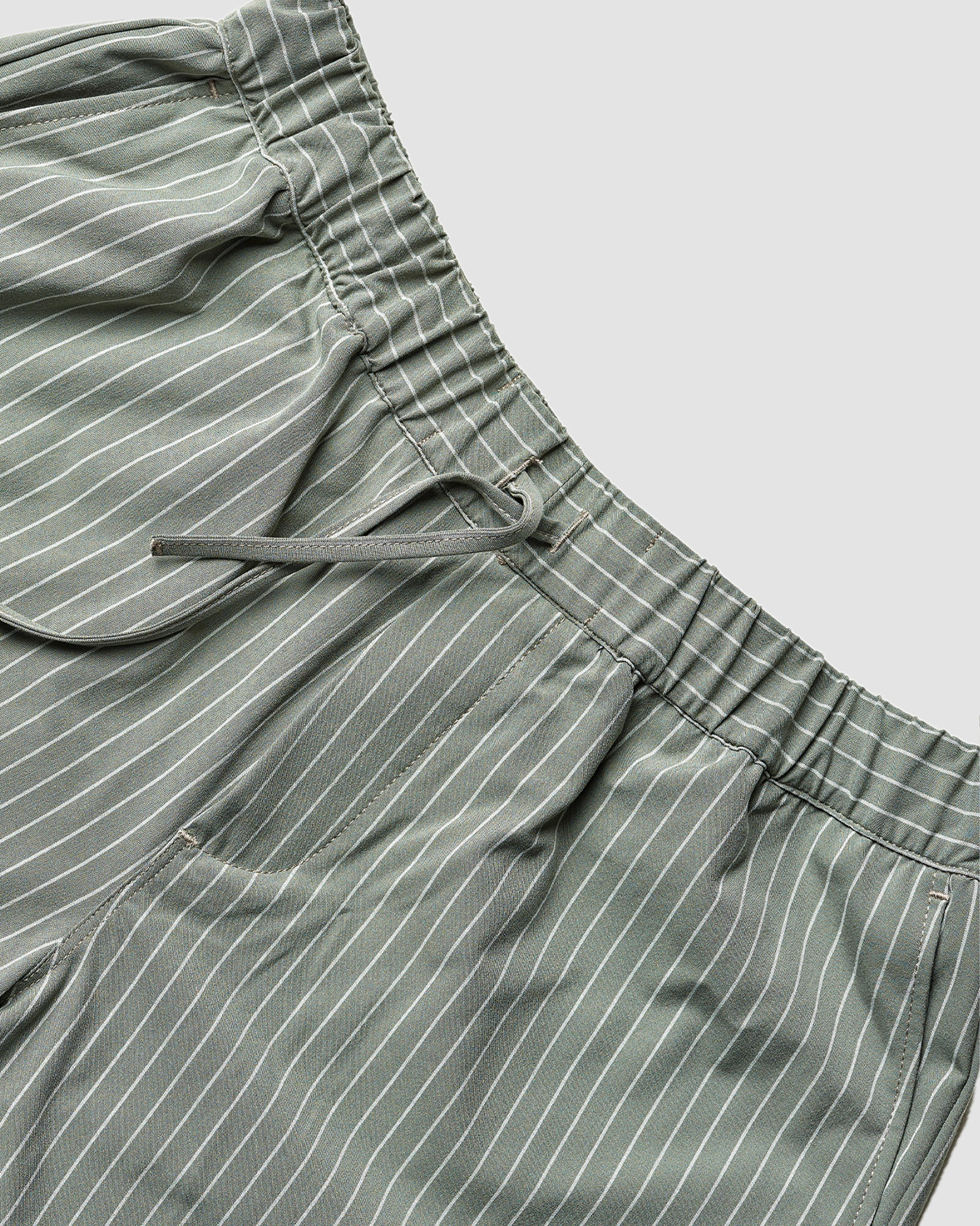 Tech Linen Elastic Shorts Green Pinstripe